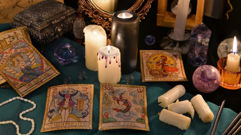 How a Tarot Reading Helped Me End My 6-Year Relationship | Table for Change