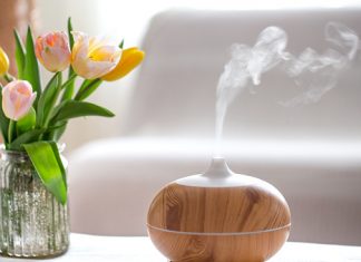 How Aromatherapy Can Help Relieve Stress + 12 Calming Scents