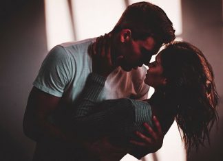 28 Sensual, Romantic Secrets to Kiss Someone Passionately & Deeply