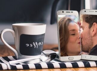 This Is Why You Should Keep Your Relationship Off Social Media