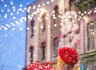 Here’s How to Celebrate Your First Christmas with Your Boyfriend